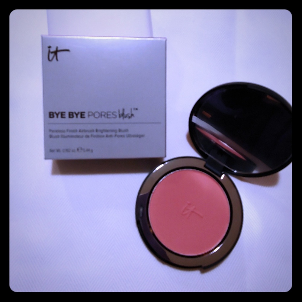 IT BYE BYE PORES Blush